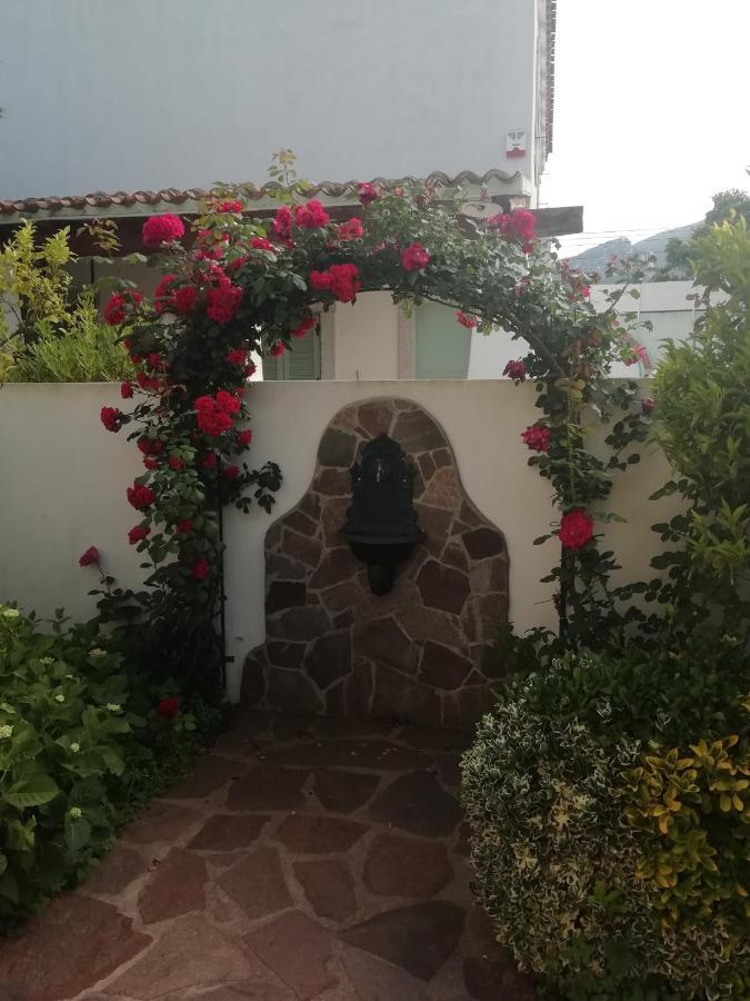 Casa Vacanze Villa Rosa Cala Gonone Exterior photo